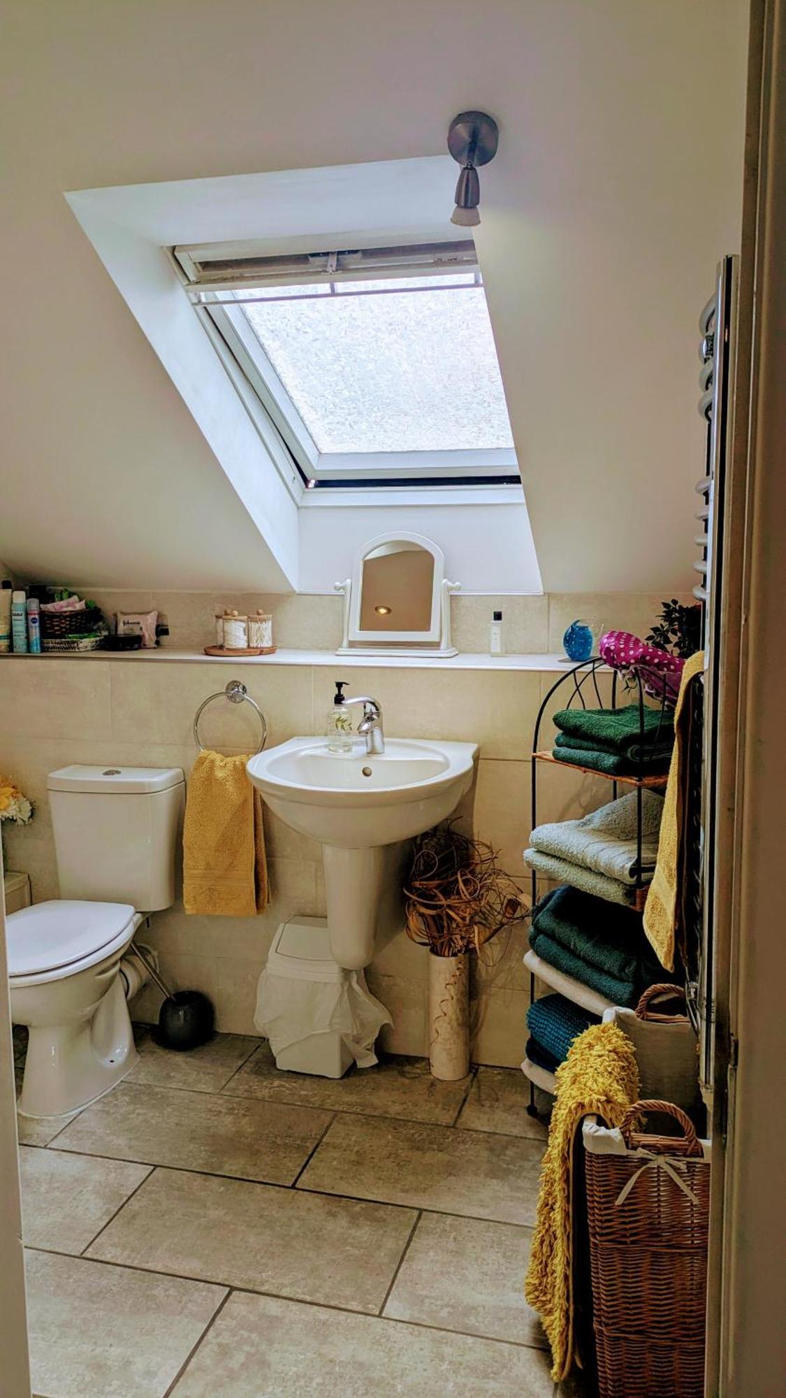 Village Life- Private Attic Suite - Living Room, Bedroom And Bathroom Newtown St Boswells Extérieur photo